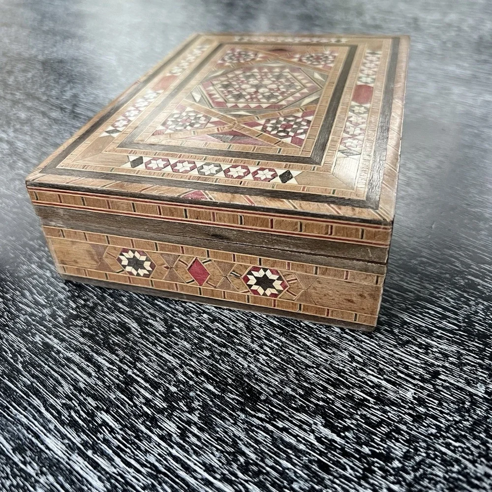 Vintage Intricate Light Wood Inlay Hinged Trinket Box 6.75